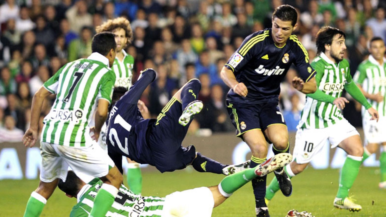 El Madrid cuestiona el arbitraje frente al Betis | Ver