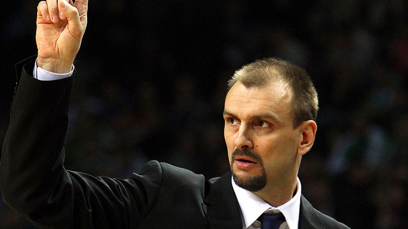 Mucho mejor ha sido el estreno de Zan Tabak en la Liga Endesa que en Euroliga. El Caja Laboral se ha llevado un difícil partido contra Unicaja, con 17 puntos de Lampe.