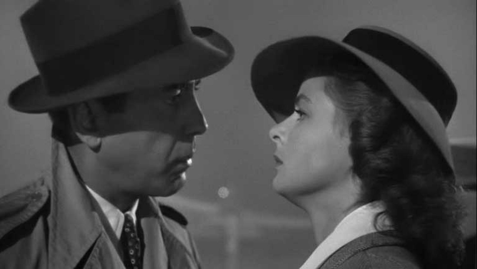 El lunes 26 de noviembre se cumplen 70 años del estreno de Casablanca. Un 26 de noviembre de 1942 los espectadores de Nueva York veían por primera vez el Café de Rick y escuchaban frases y melodías que pasarían a la historia.