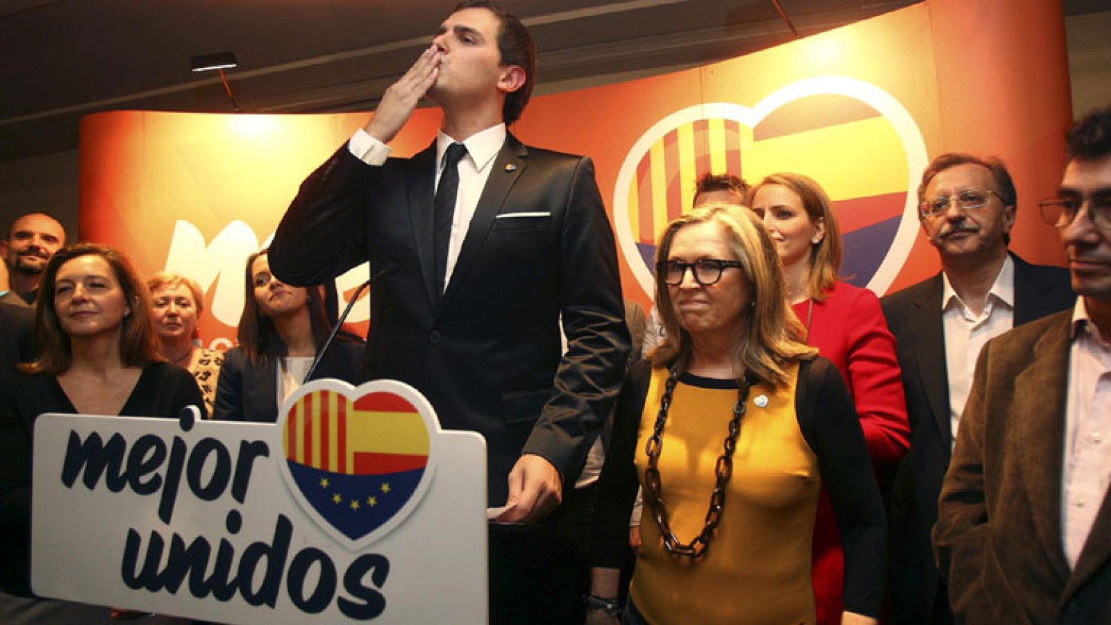 Rivera exige a Artur Mas que dimita o presentará una moción de censura | Ver