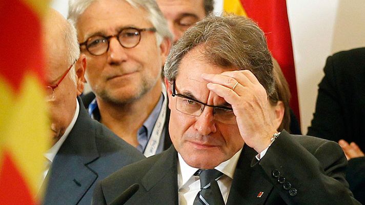 Informativo 24h - CiU gana lejos de la mayoría absoluta y ERC dobla sus escaños al capitalizar el voto independentista