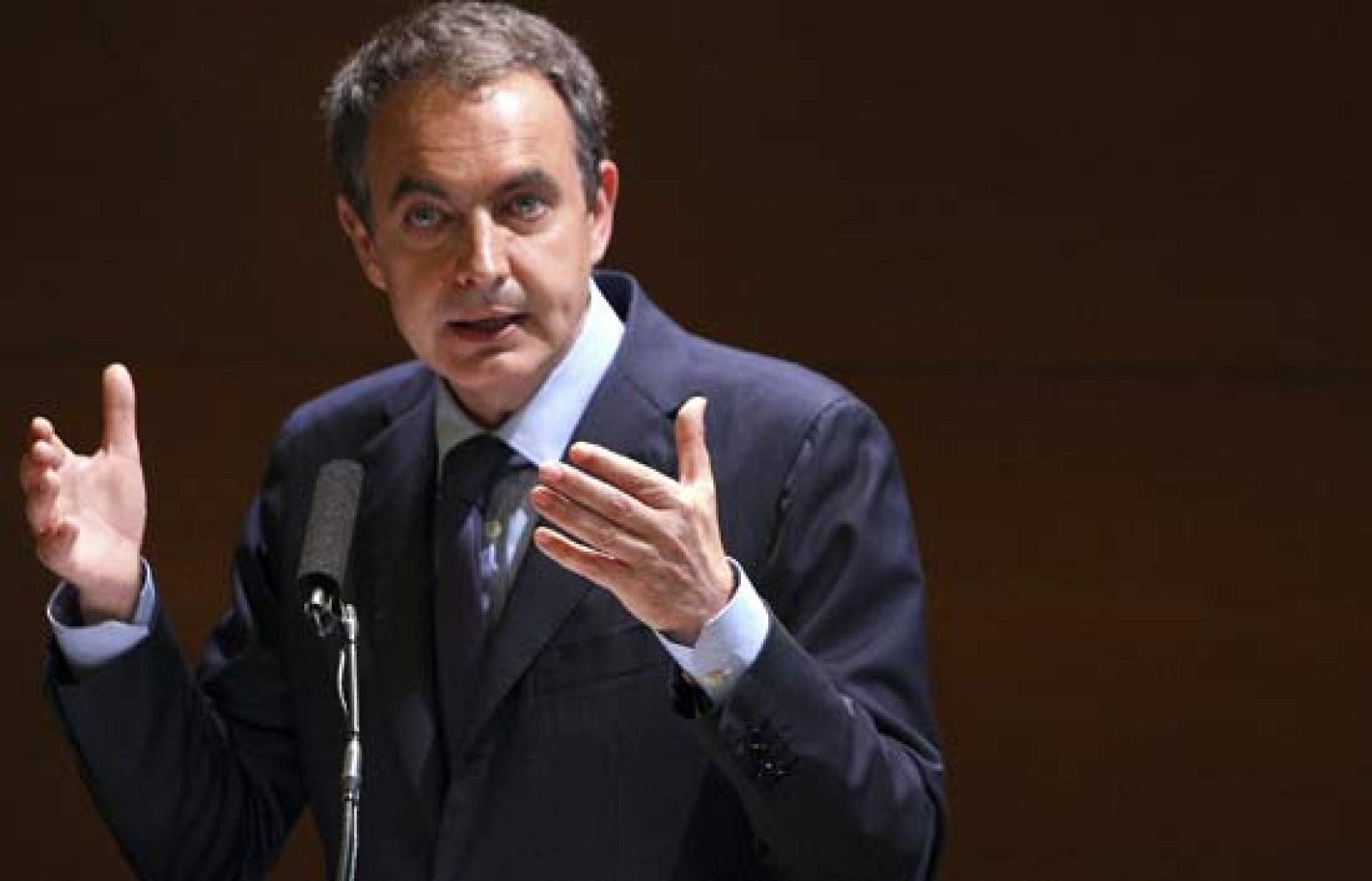 Conferencia íntegra de Zapatero titulada "En interés de España: una política exterior comprometida", en la que el presidente ha fijado los ejes esenciales de la acción diplomática del Gobierno en los próximos cuatro años (16/06/08).