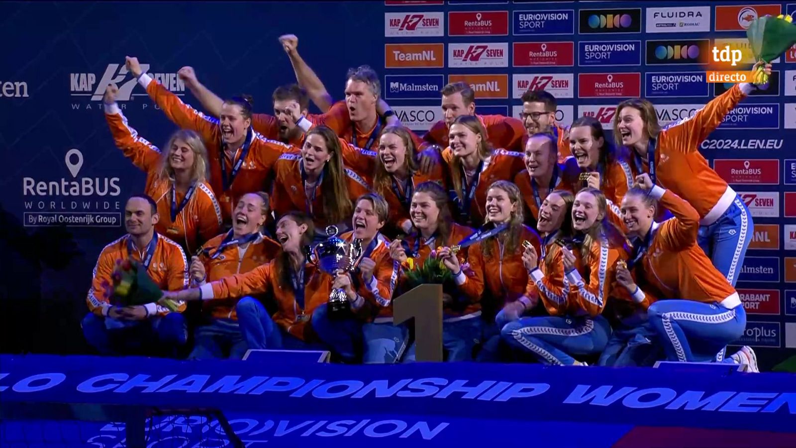 Waterpolo - Campeonato de Europa Femenino. Entrega de la Copa - ver ahora