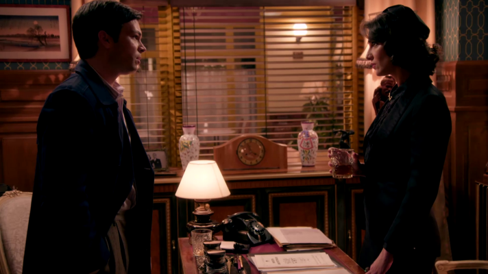 Salón de té La Moderna - Jacobo le cuenta su historia a Carla