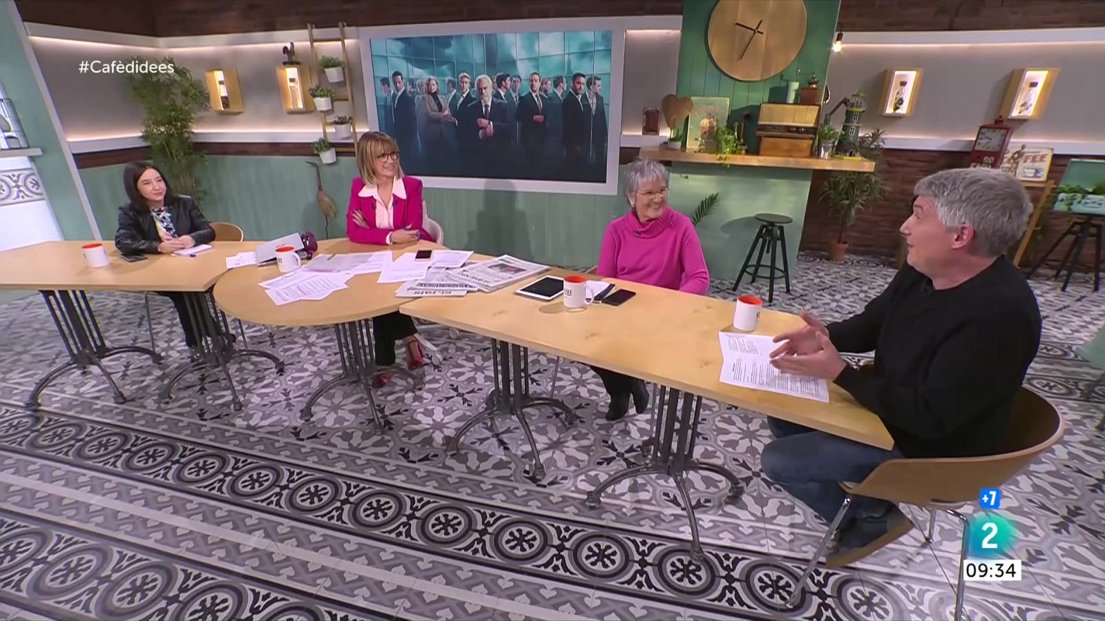 Gemma Nierga entrevista Jaume Collboni. Parlem de les mesures per sequera a gimnasos i clubs amb l'ADECAFF. I comentem els Emmy amb Pep Prieto.