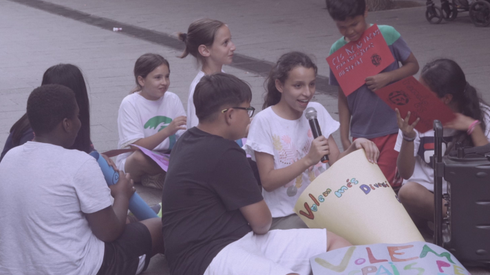 Salto del Eje - La pandilla unida de fondo (cortometraje)