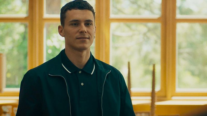 Aarón Piper y Luis Tosar en un clip exclusivo de 'El correo' - Somos cine | Ver