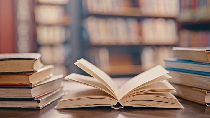 Telediario 2 - Devuelven a una biblioteca un ejemplar de la 'Ilíada' 57 años después