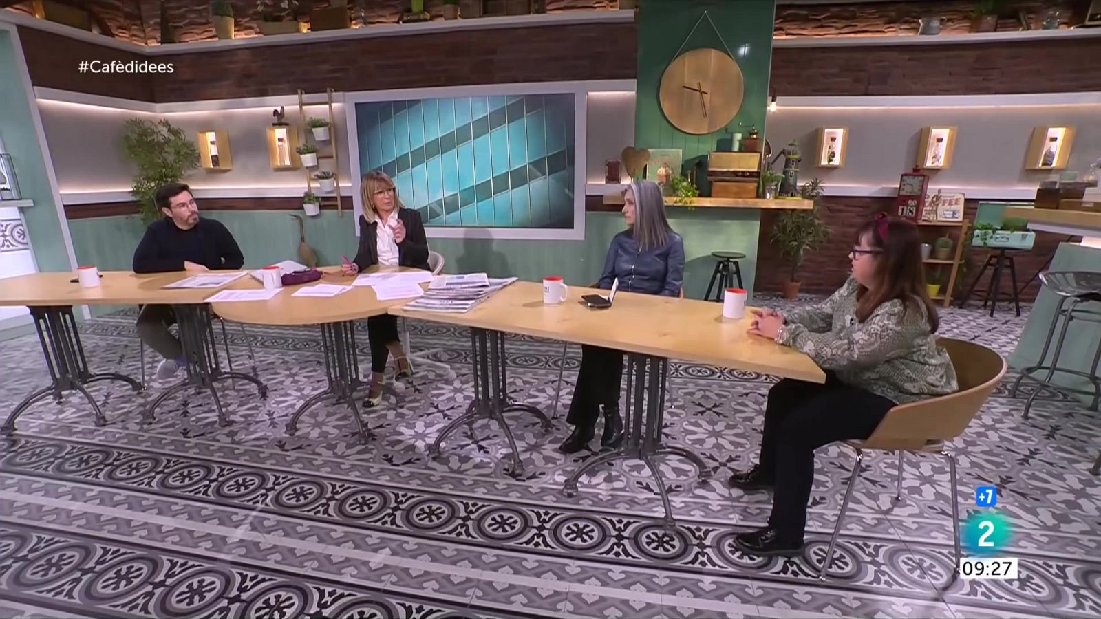 Gemma Nierga entrevista al Cafè d'idees a Jaume Guardiola. Descobrim el mag Pere Rafart. I parlem de discapacitat intel·lectual amb Montse Vilarrasa.