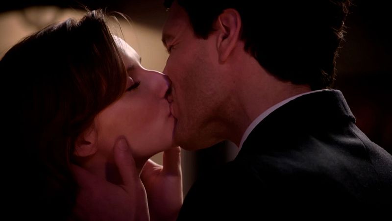 La Moderna: Matilde acepta la propuesta de matrimonio de Íñigo | Ver