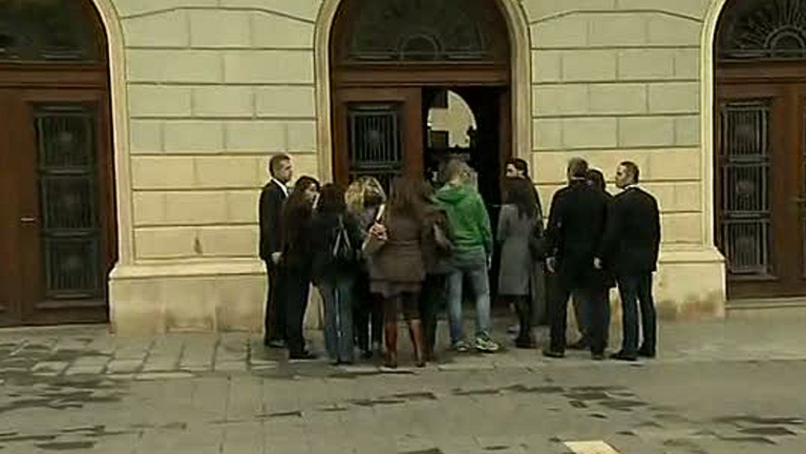 Los Mossos registran el Ayuntamiento de Sabadell en operación anticorrupción - Informativo 24h | Ver