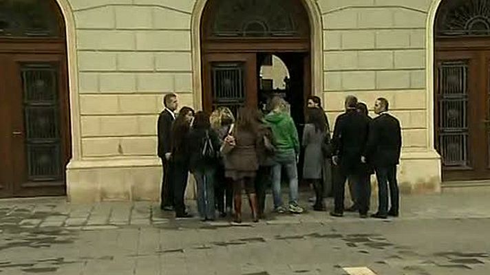 Informativo 24h - Los Mossos registran el Ayuntamiento de Sabadell en operación anticorrupción