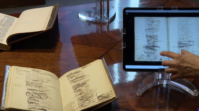 La biblioteca de la RAE se digitaliza