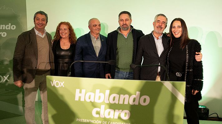 Telediario Fin de Semana - Abascal presenta a los candidatos de Vox a las gallegas