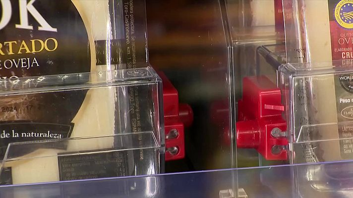 L'Informatiu - Licors, escopinyes, xocolata, cava i cafè són els productes més robats als supermercats