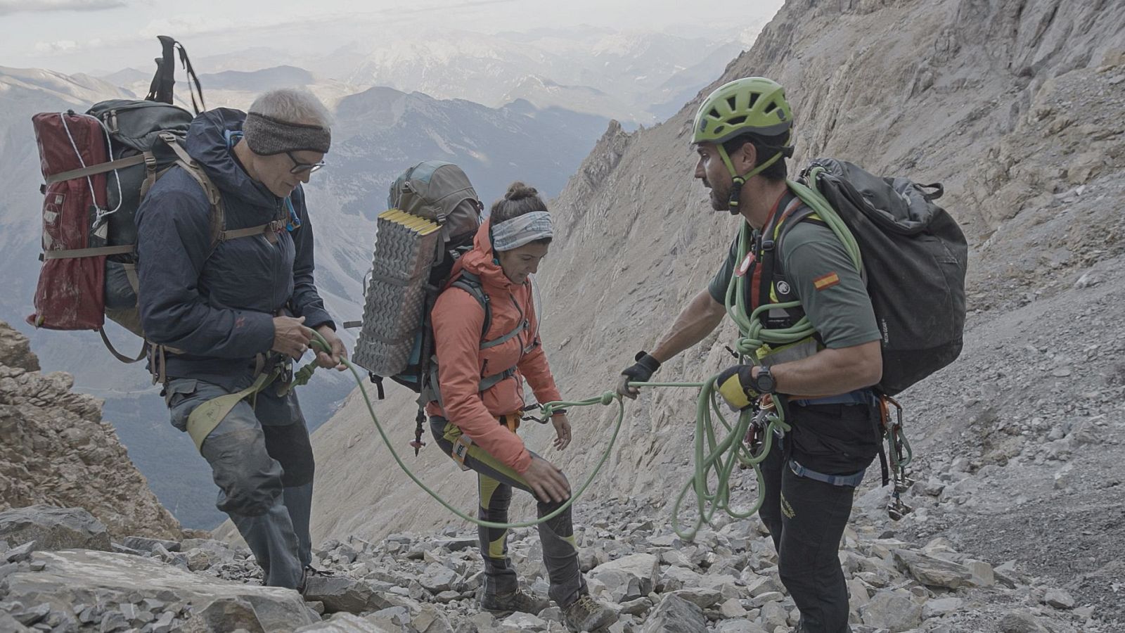 Rescate - Bajo la tormenta - ver ahora