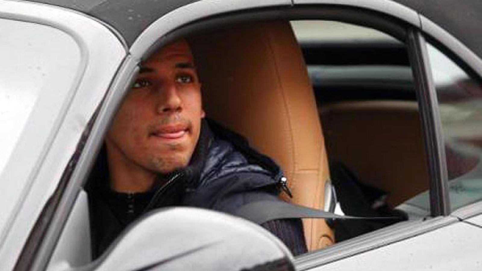 El Valencia tiene casi resuelta la eliminatoria ante el Llagostera, después del 0 a 2 de la ida. El encuentro debe servir de bálsamo para los de Mestalla, tras el varapalo sufrido contra el Málaga la pasada jornada de Liga. Joao Pereira ha vuelto al