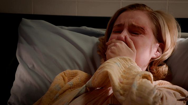 Salón de té La Moderna - Laurita ha perdido el hijo que esperaba