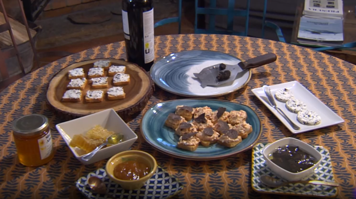 Telediario 1 - El sector de la trufa se reinventa: acompaña a un truficultor y degusta la trufa natural