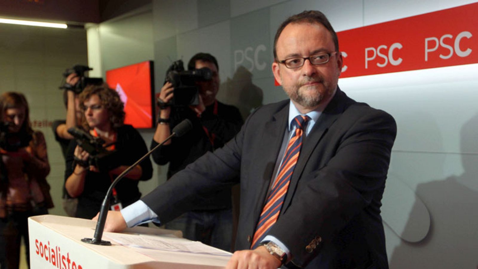 El alcalde de Sabadell (PSC) y el secretario de organización del PSC, entre los 26 imputados por corrupción - Informativo 24h | Ver