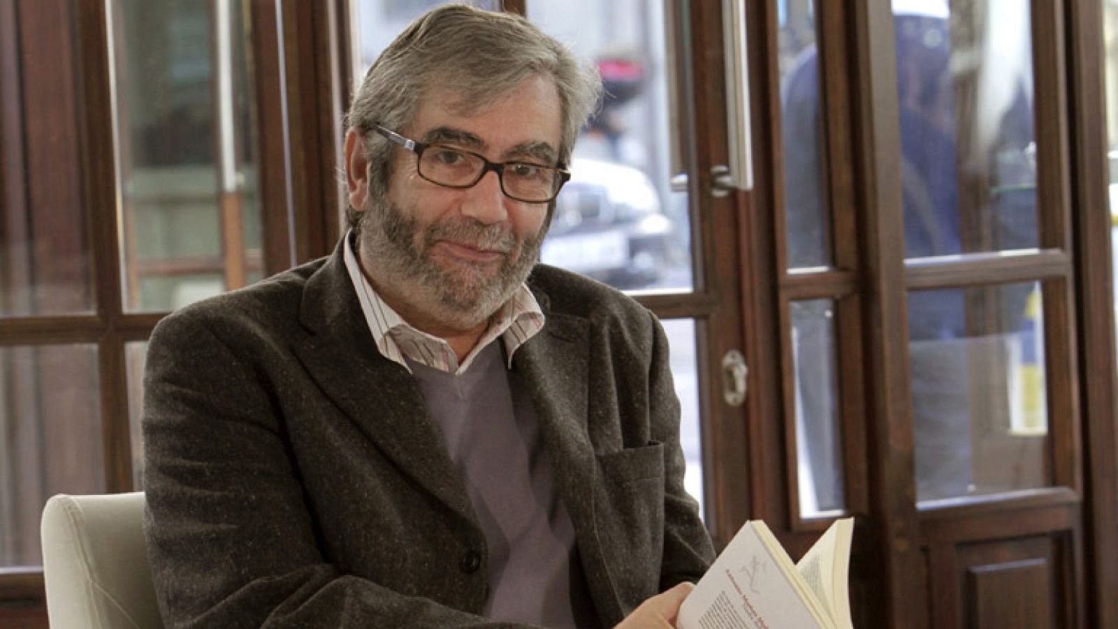 El escritor Antonio Muñoz Molina reivindica en su último libro el ejercicio de mirar