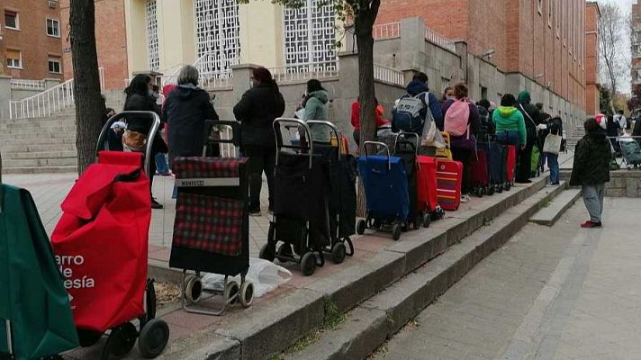 Telediario 1 - El Gobierno impulsa un sistema de tarjetas monedero para familias vulnerables