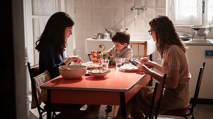 La amiga estupenda - Fantasmas