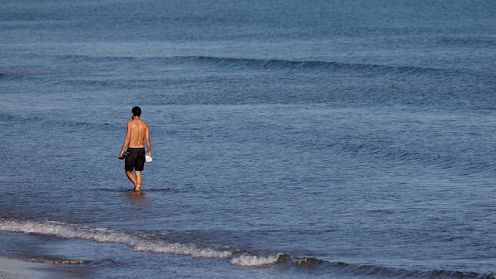 Telediario 1 - Las olas de calor están reduciendo el gasto de los turistas en las costas españolas