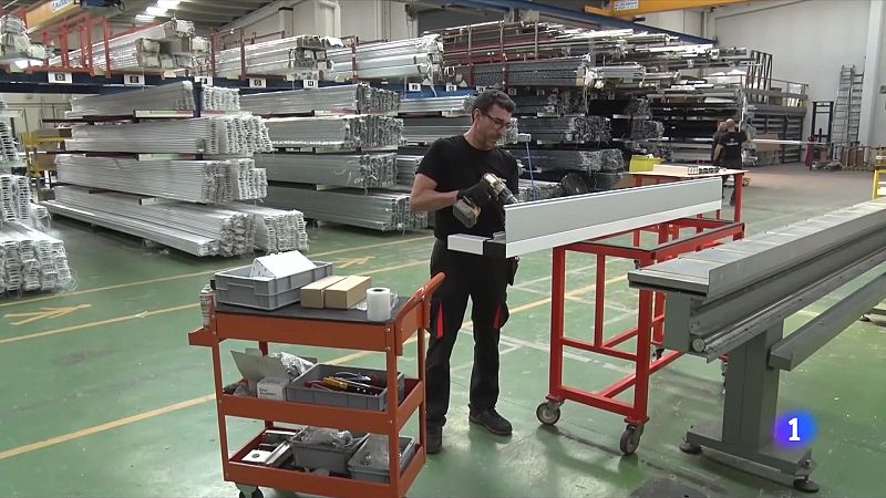 El salari mitjà no supera la inflació - L'Informatiu | Ver