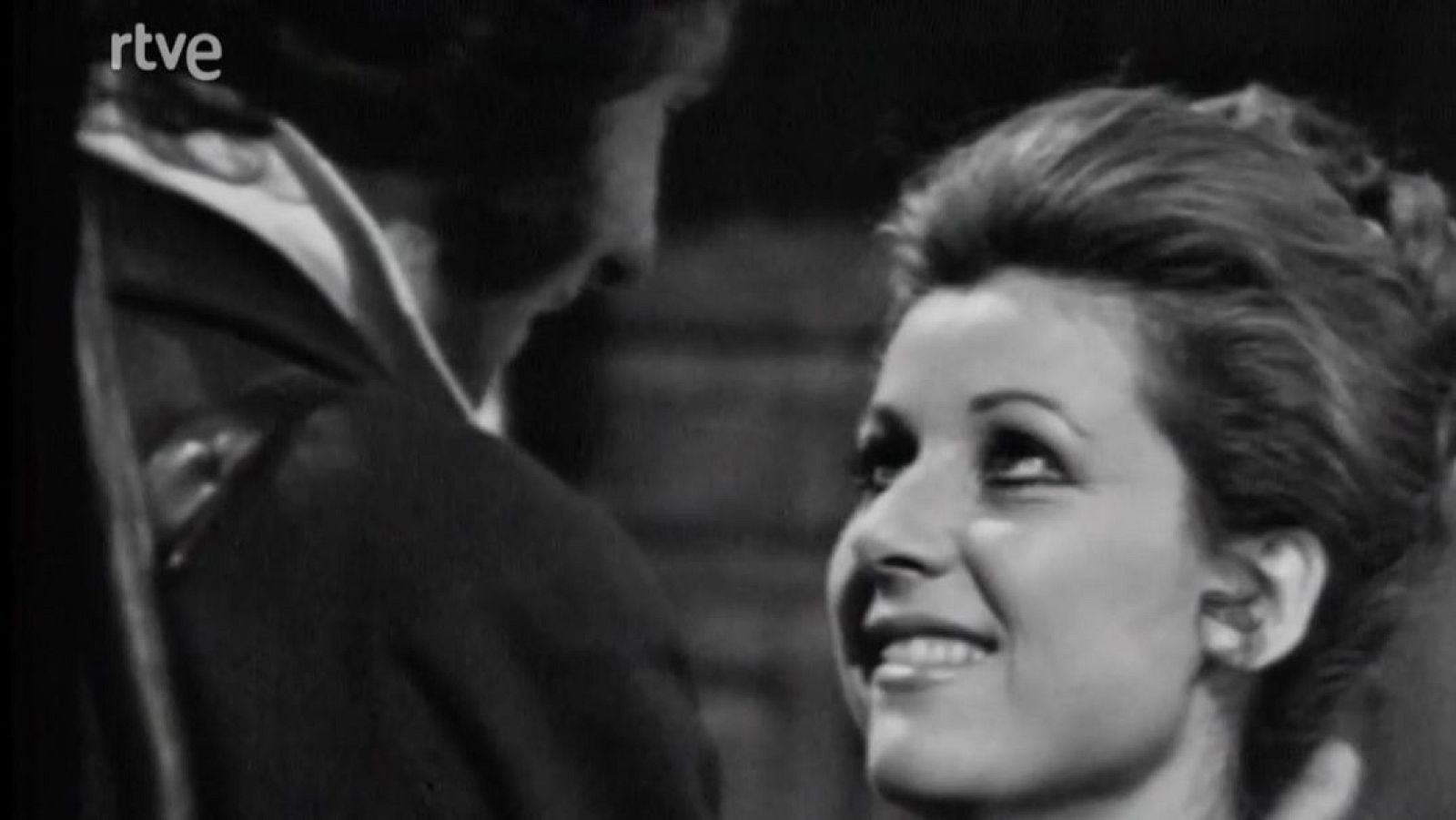 La familia de Alvareda - Capítulo 13 - La familia de Alvareda | Ver