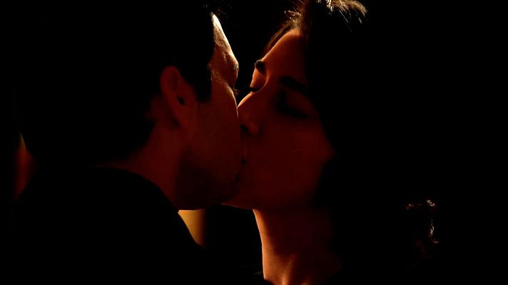 Salón de té La Moderna - Jacobo y Carla desatan su pasión