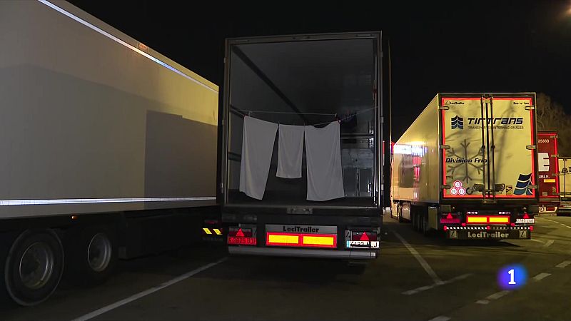 Protesta d'agricultors francesos bloqueja l'AP-7 durant 24 hores - L'Informatiu | Ver