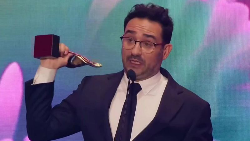 'Robot Dreams' i '20.000 especies de abejas' triomfen als premis Feroz - L'Informatiu | Ver