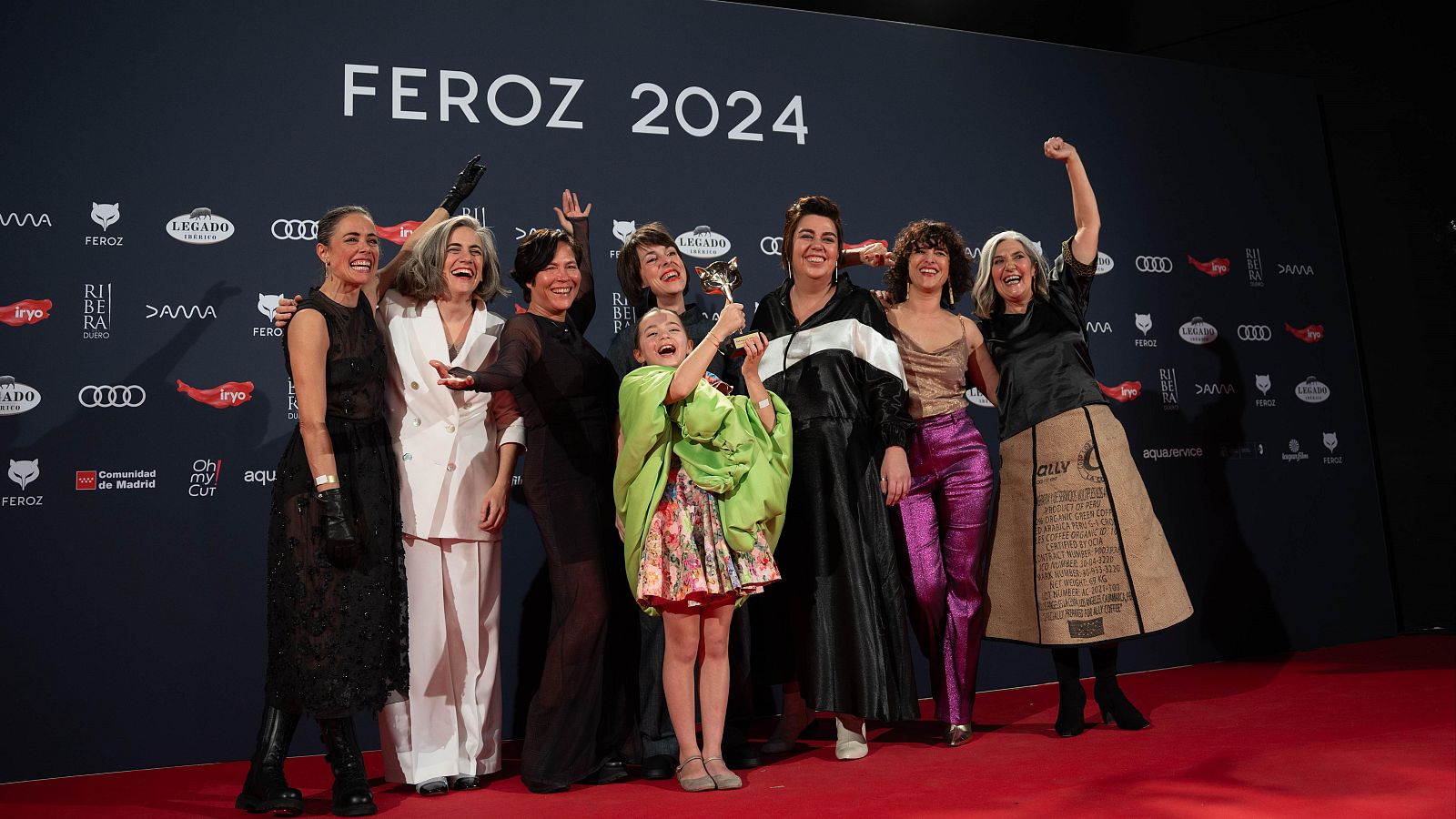 '20.000 especies de abejas' y 'Robot Dreams' triunfan en los Feroz - Premios Feroz | Ver