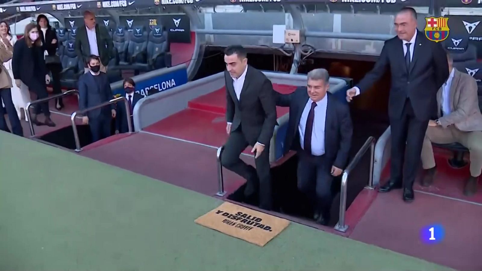 La trajectòria erràtica de Xavi a la banqueta del Barça - L'Informatiu | Ver