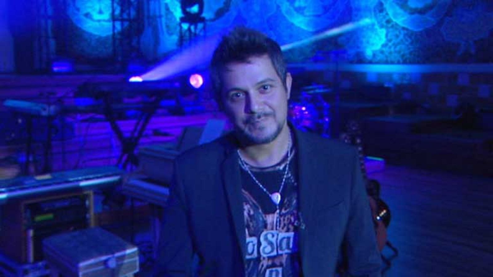 Alejandro Sanz recibe su cuarto disco de platino por el álbum "La música no se toca"