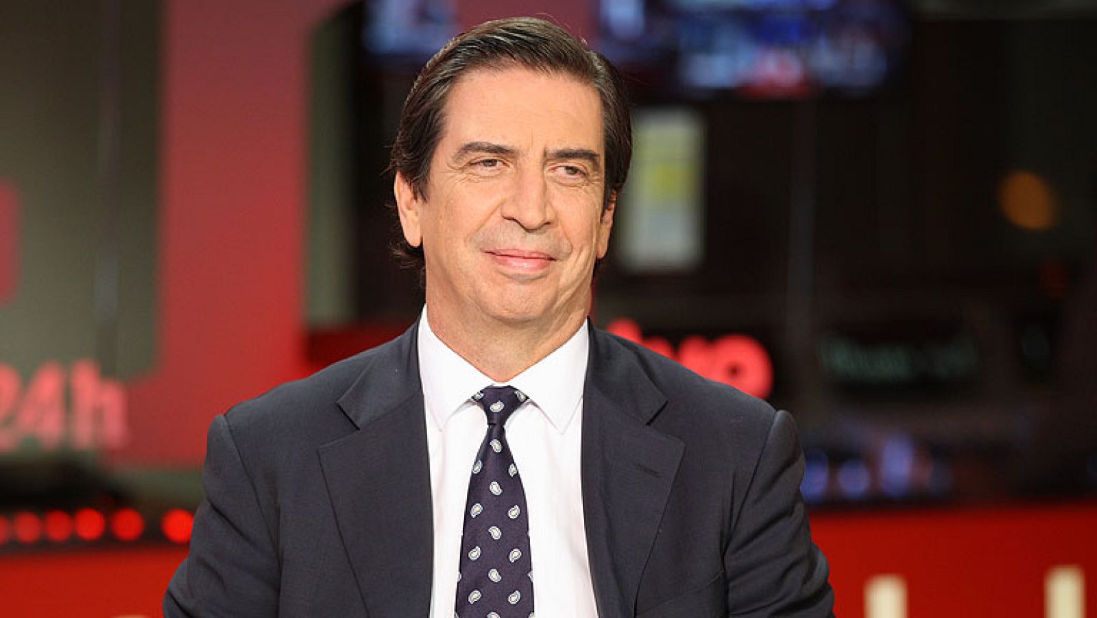 El consejero delegado de Iberia asegura que la empresa está dispuesta a negociar "todo", incluso el volumen de despidos