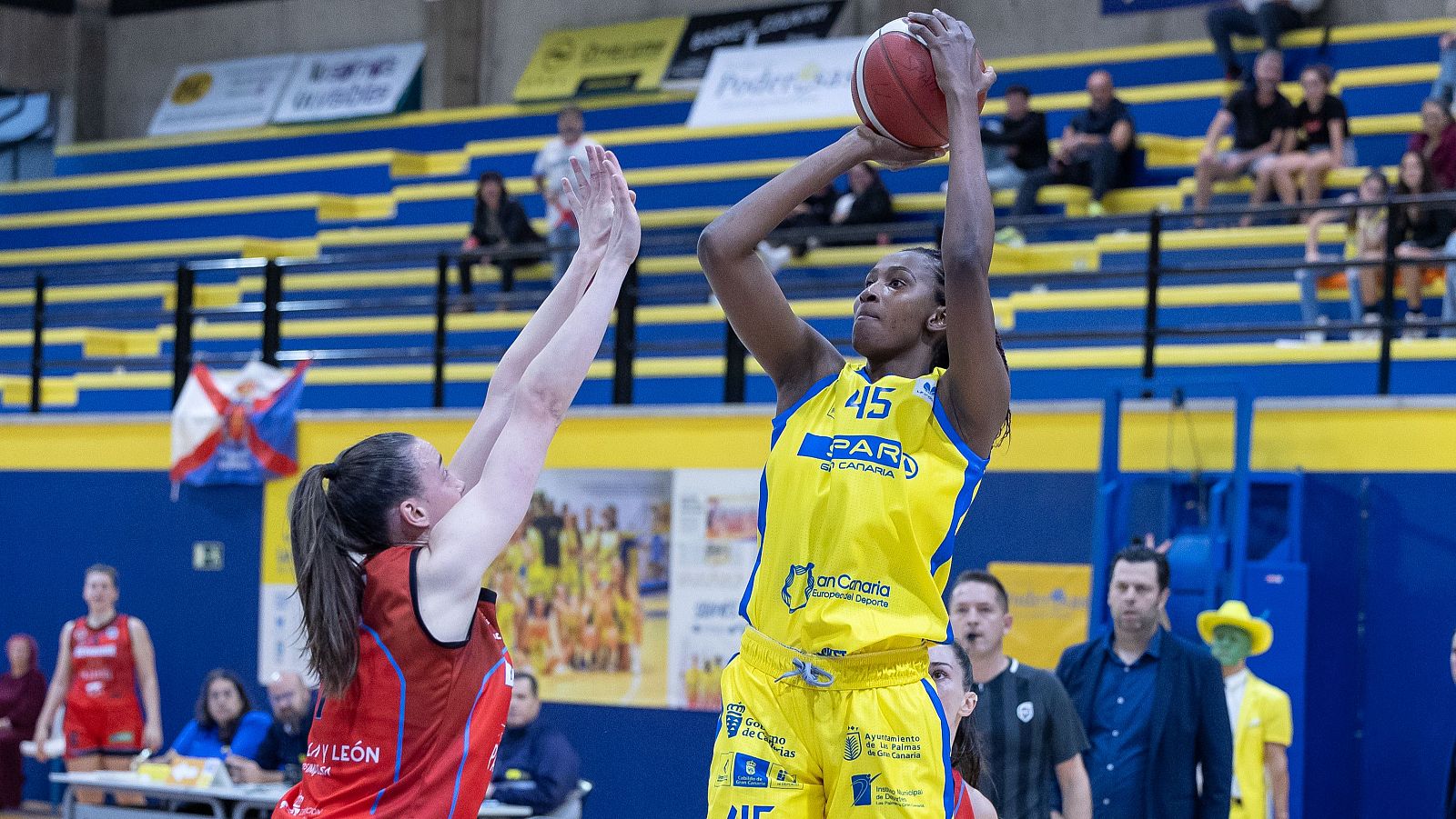 Astou Ndour: "Aún no estoy preparada para volver con la selección" - Baloncesto en RTVE | Ver