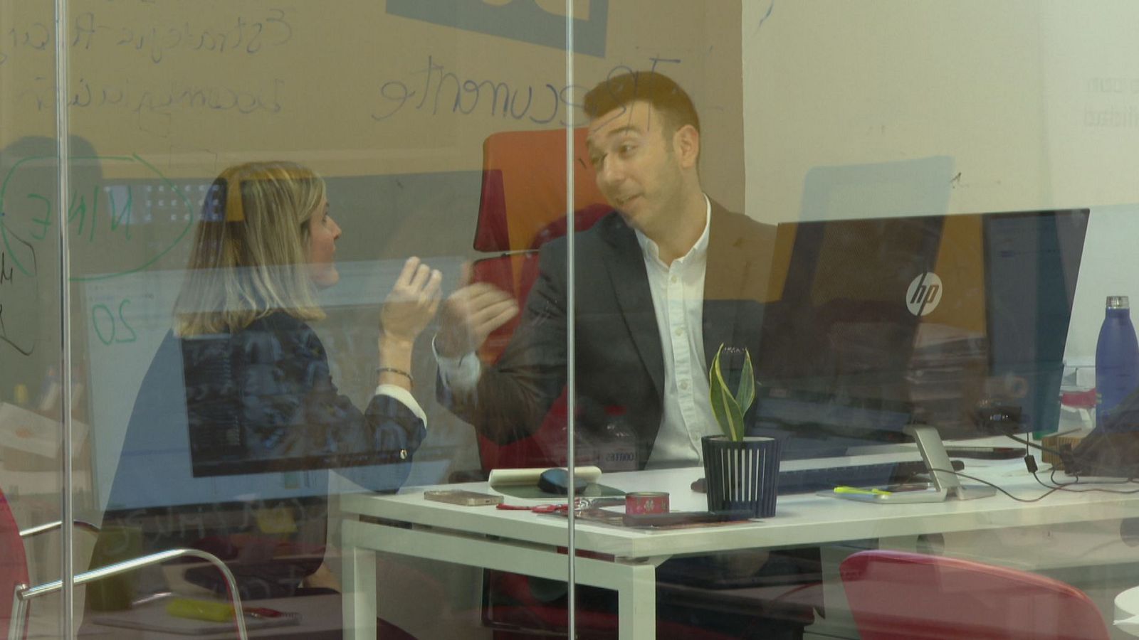 La jornada laboral flexible s'obri camí... però no en totes les empreses | Ver