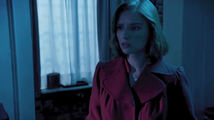 Salón de té La Moderna - Matilde se encuentra a Íñigo con otra mujer