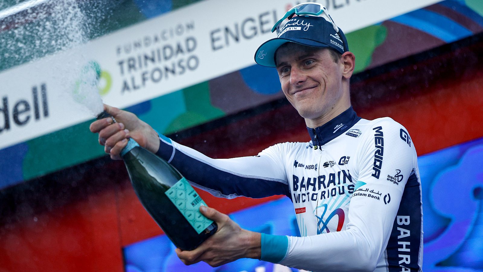 El increíble descenso de Mohoric para ganar la etapa 2 de la Volta - Ciclismo | Ver