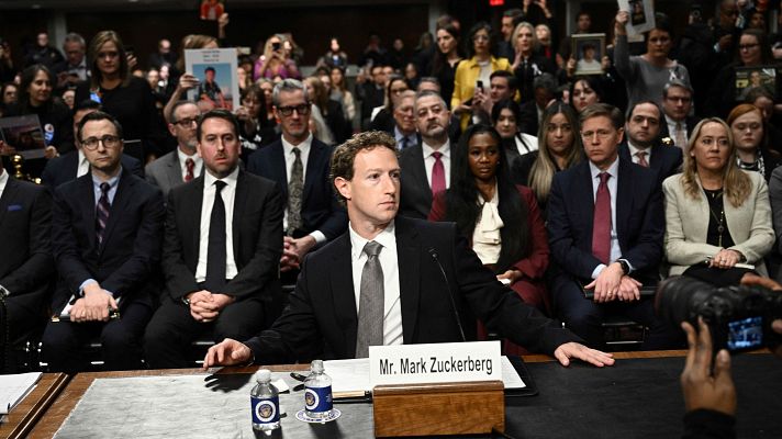 Telediario 2 - Zuckerberg se disculpa con los padres por el impacto negativo de las redes sociales en sus hijos