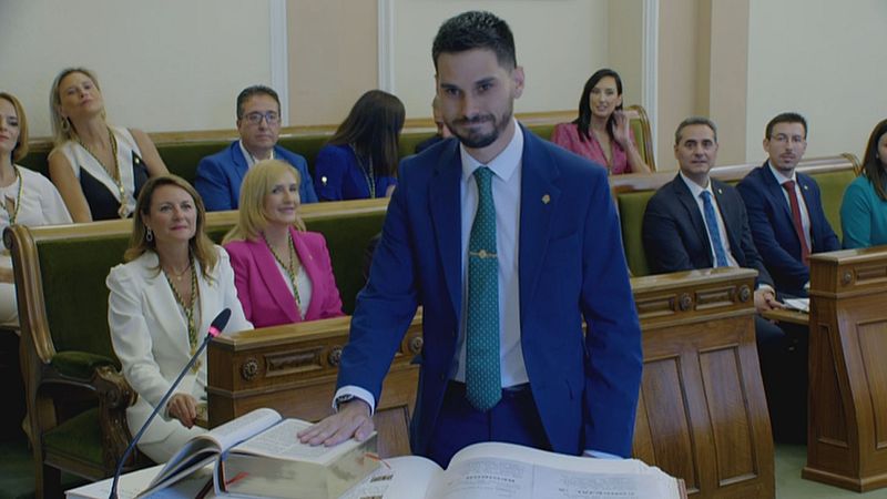 Els socialistes denuncien que el regidor de mobilitat acumula prop de 170 multes d'estacionament | Ver