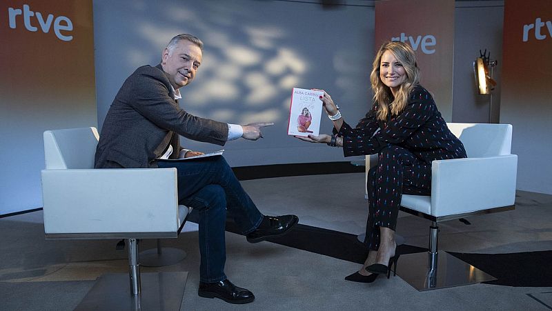 Plano general - Alba Carrillo