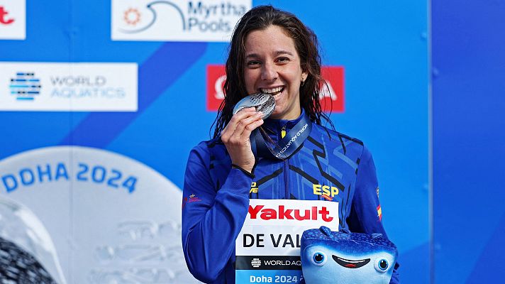 Natación - María de Valdés logra la plata y el billete para París 2024
