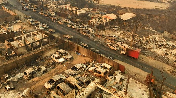 Fin de semana 24h - Medio centenar de muertos en los incendios que arrasan el centro de Chile