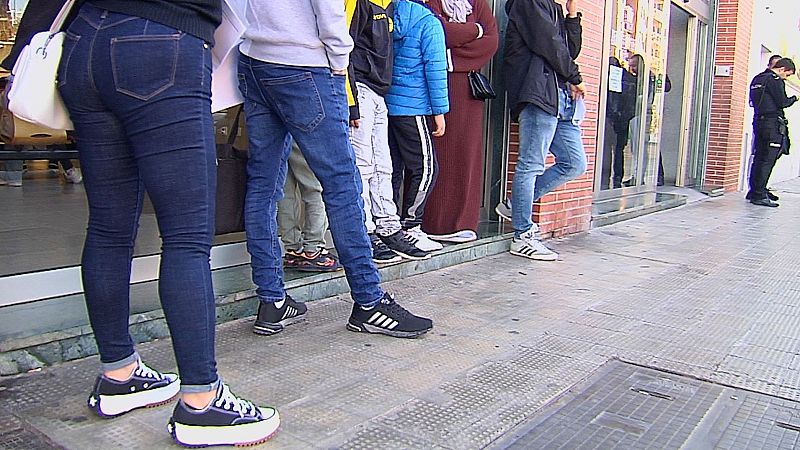 Abogados y gestores denuncian el colapso de las citas previas online - L'informatiu - Comunitat Valenciana | Ver