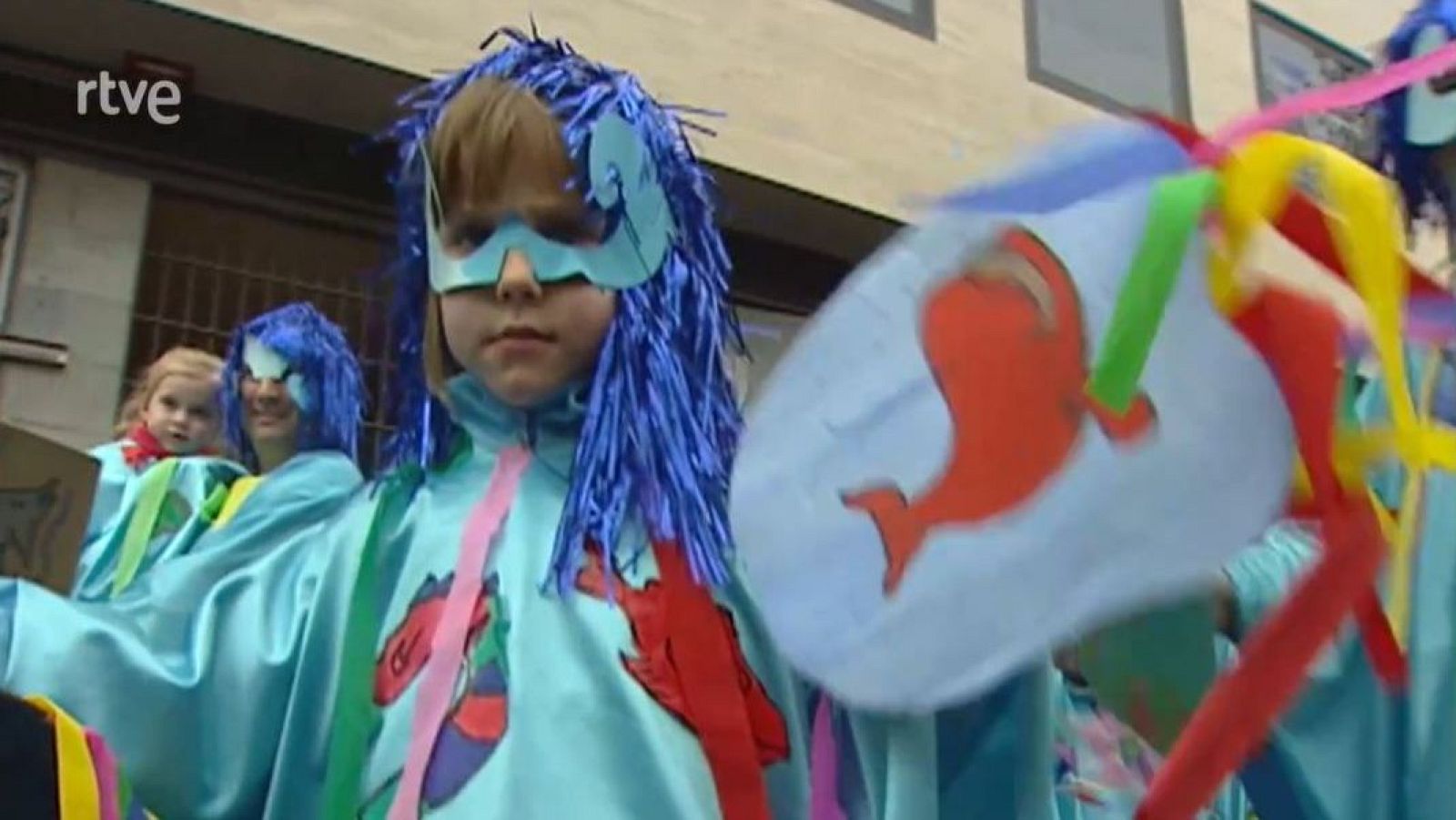 Rua infantil del Carnaval de Terrassa - L'Informatiu - Arxiu TVE Catalunya | Veure