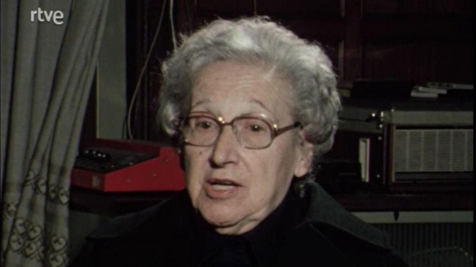 Arxiu TVE Catalunya - Giravolt - La ràdio parla del demà - Arxiu TVE Catalunya | Veure