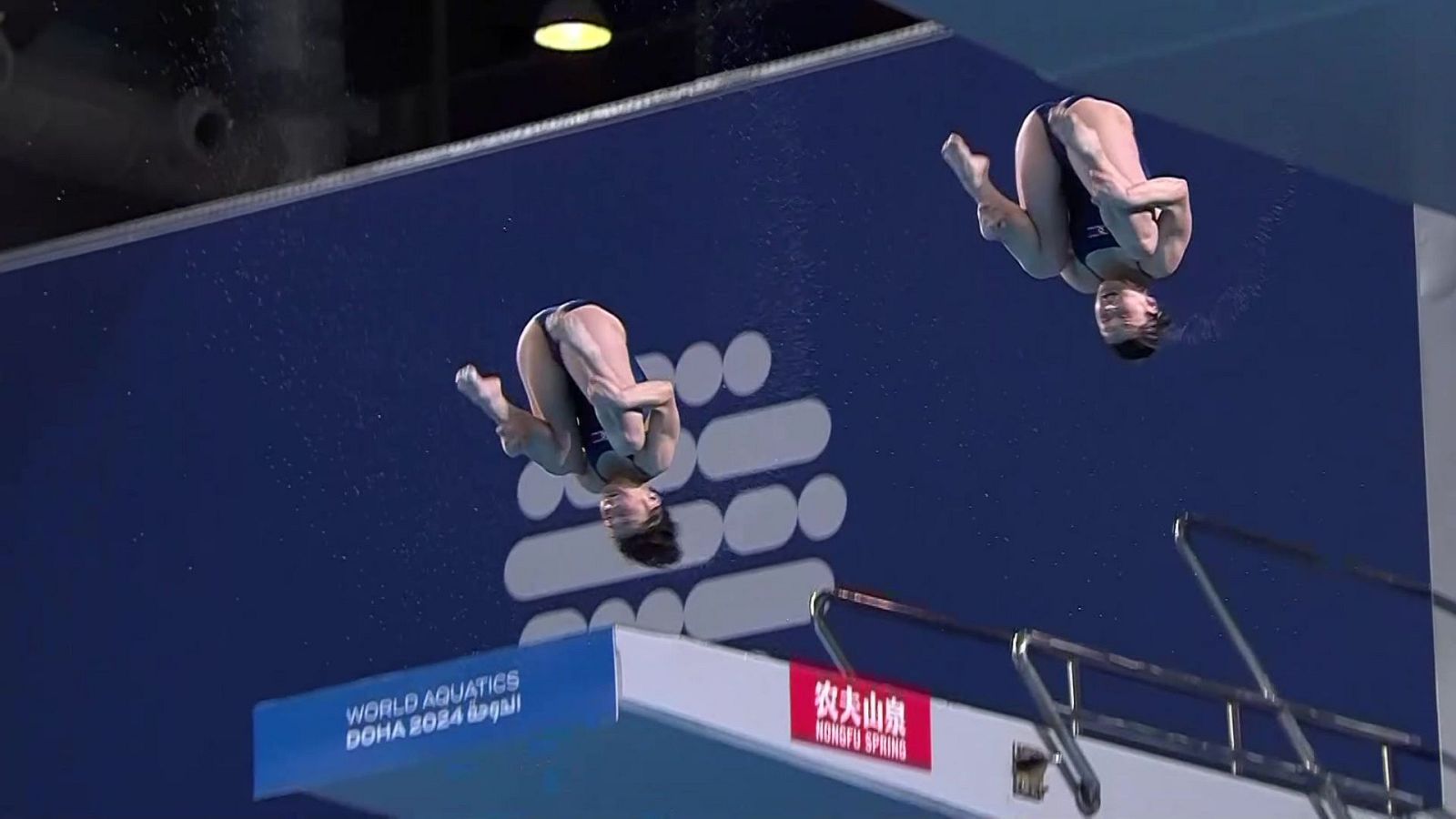 Natación saltos - Campeonato del Mundo. Final 10m sincronizados femeninos - ver ahora